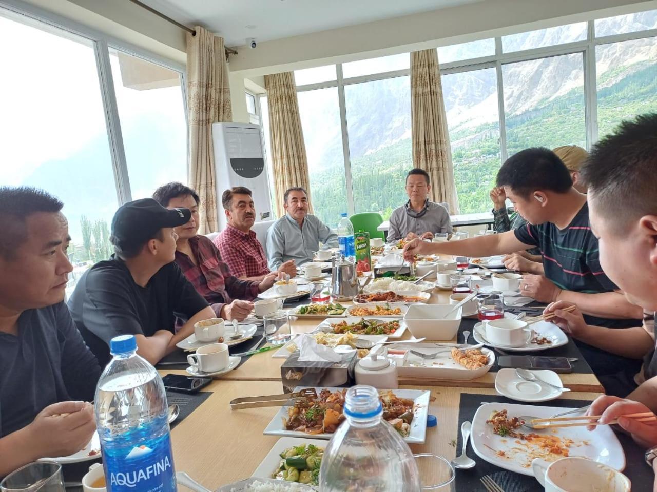 Hilltop Hotel, Hunza Karimabad  ภายนอก รูปภาพ